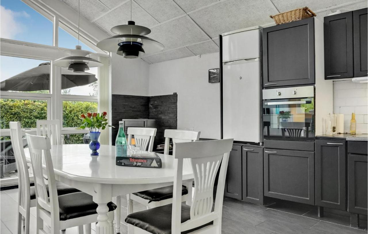 Beautiful Home In Borkop With Kitchen Luaran gambar