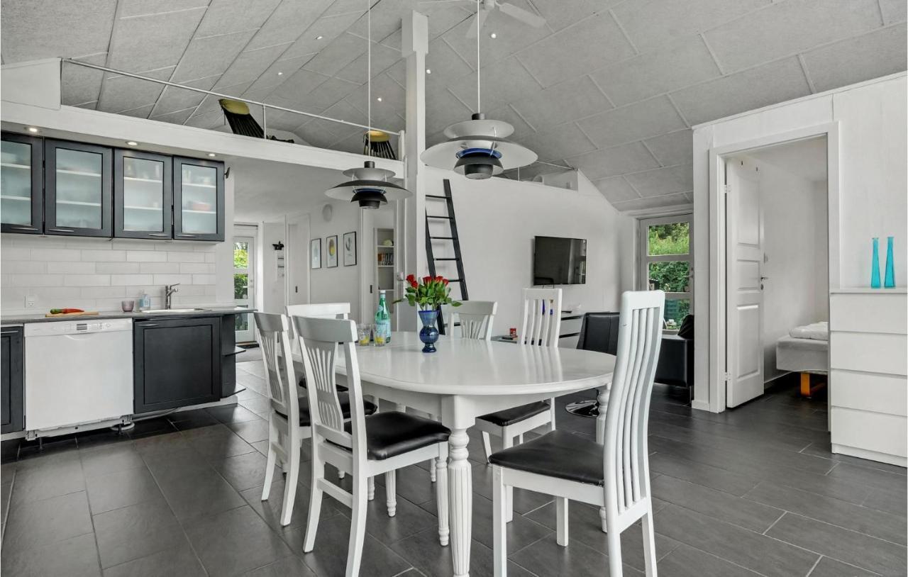 Beautiful Home In Borkop With Kitchen Luaran gambar